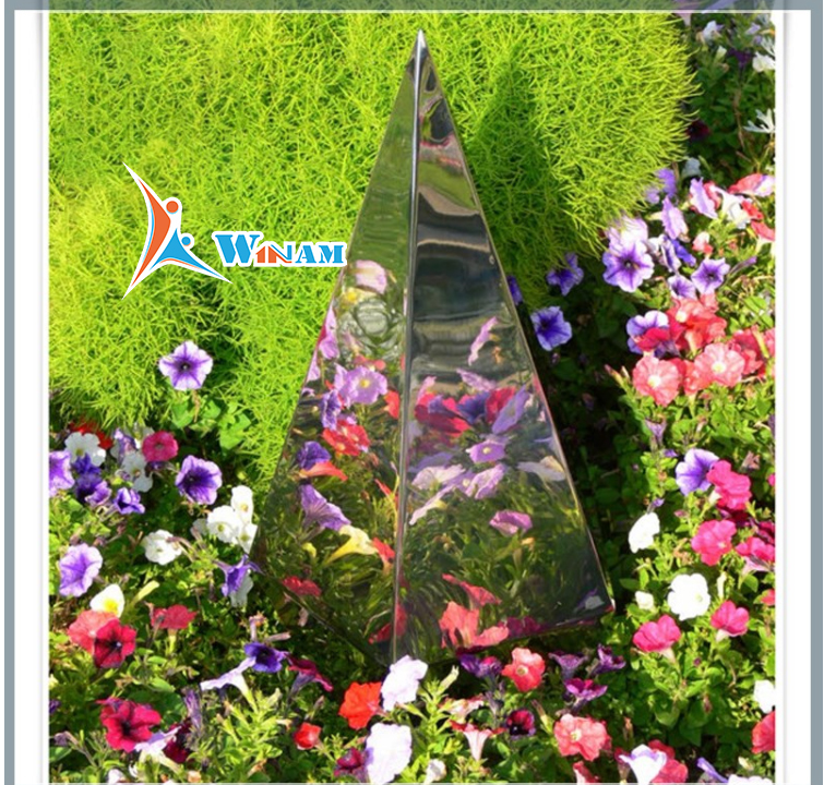 Modern Pyramid Shaped Stainless Steel Garden Art Sculpture