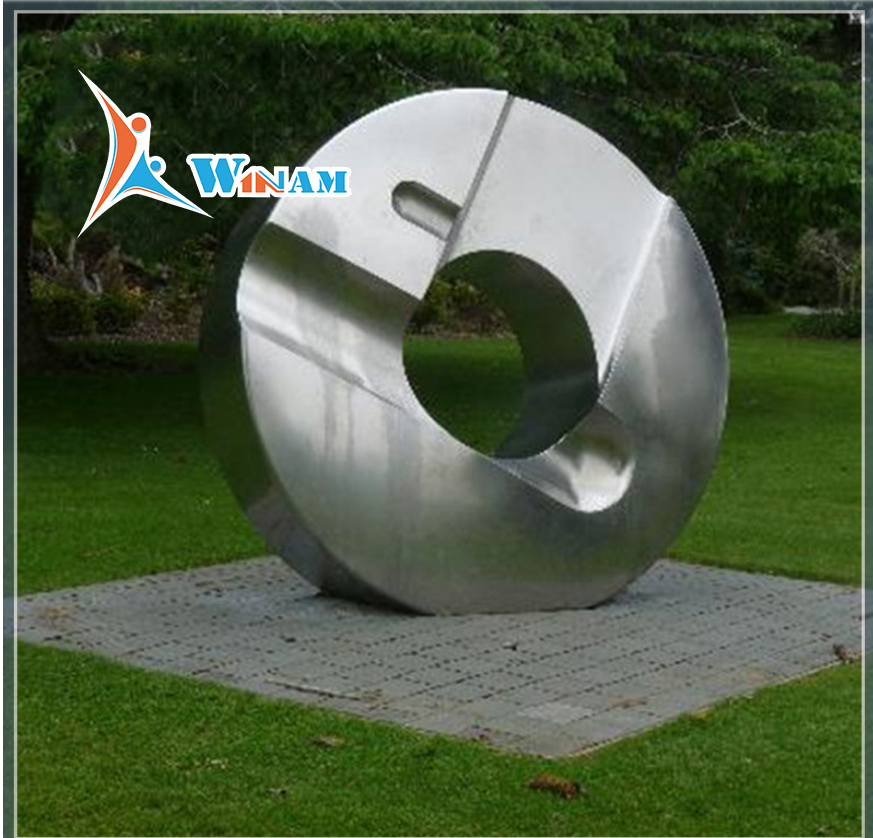 Modern popular metal arts famous miniature park sculpture