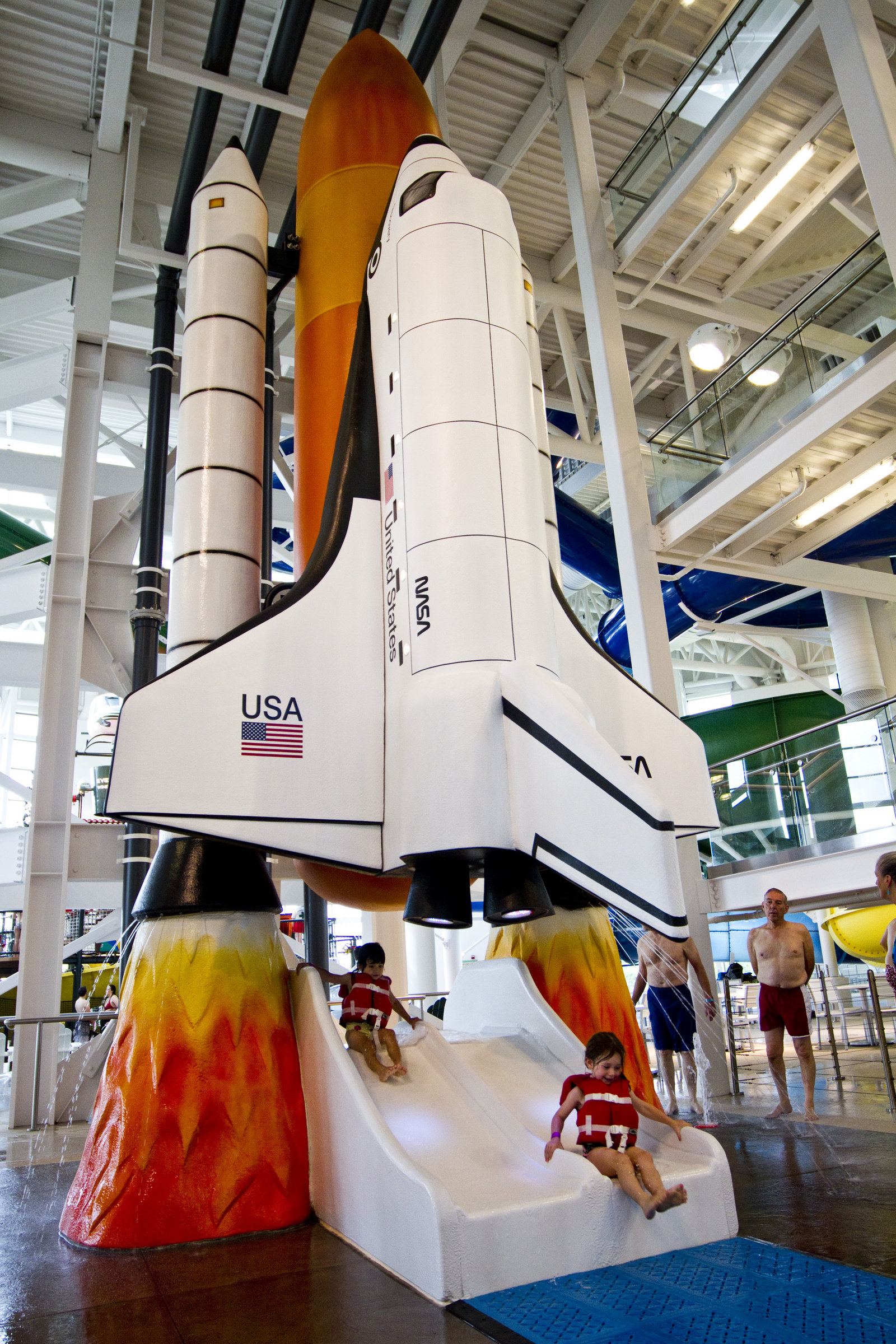 Khu vui chơi Wing and Waves