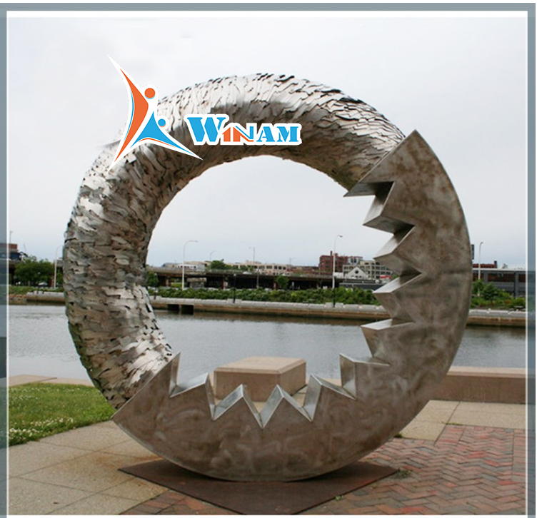 Large circular stainless steel sculpture for outdoor decoration