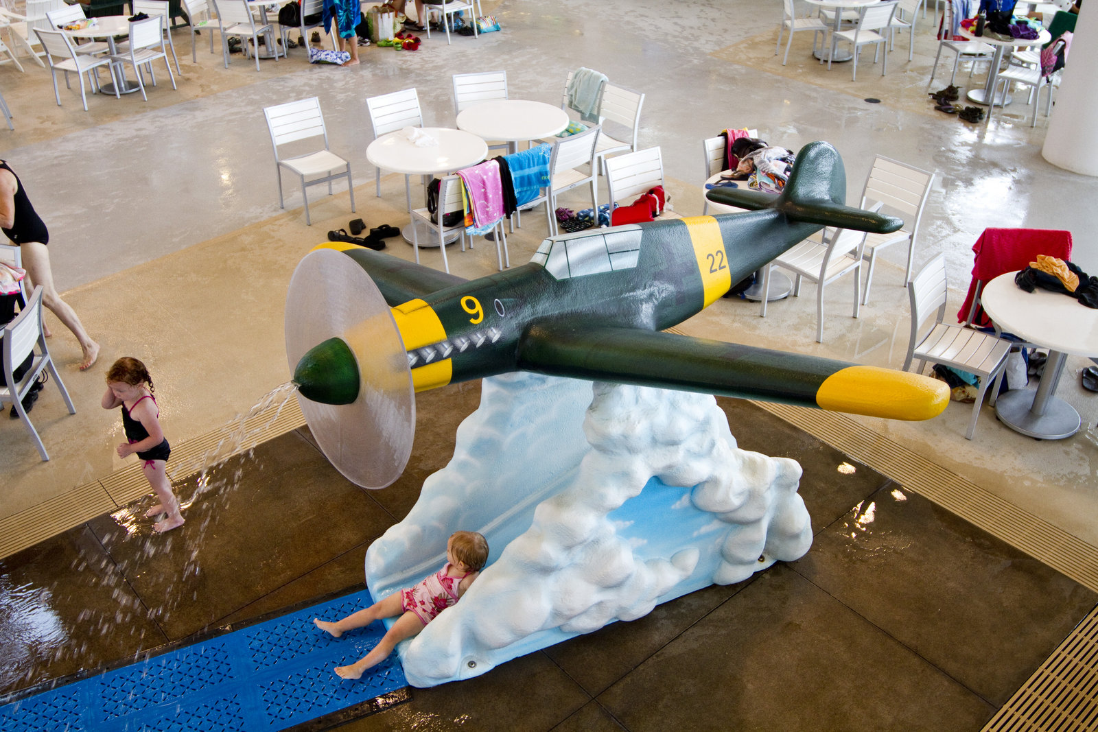 Khu vui chơi Wing and Waves