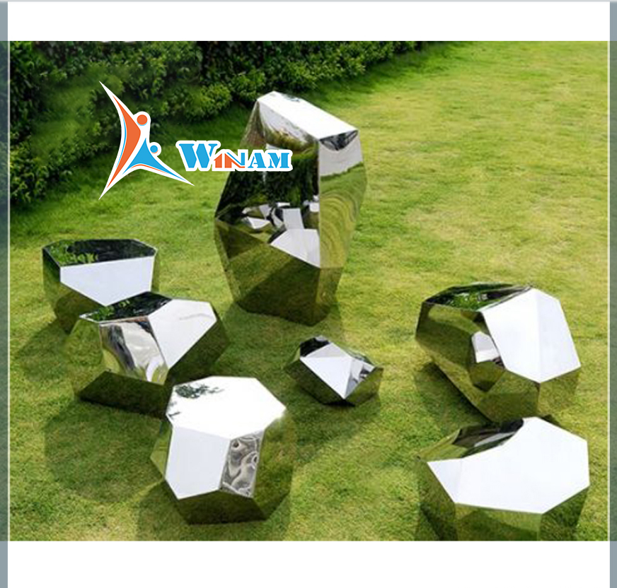 Irregular geometrical shape metal sculpture garden ornaments