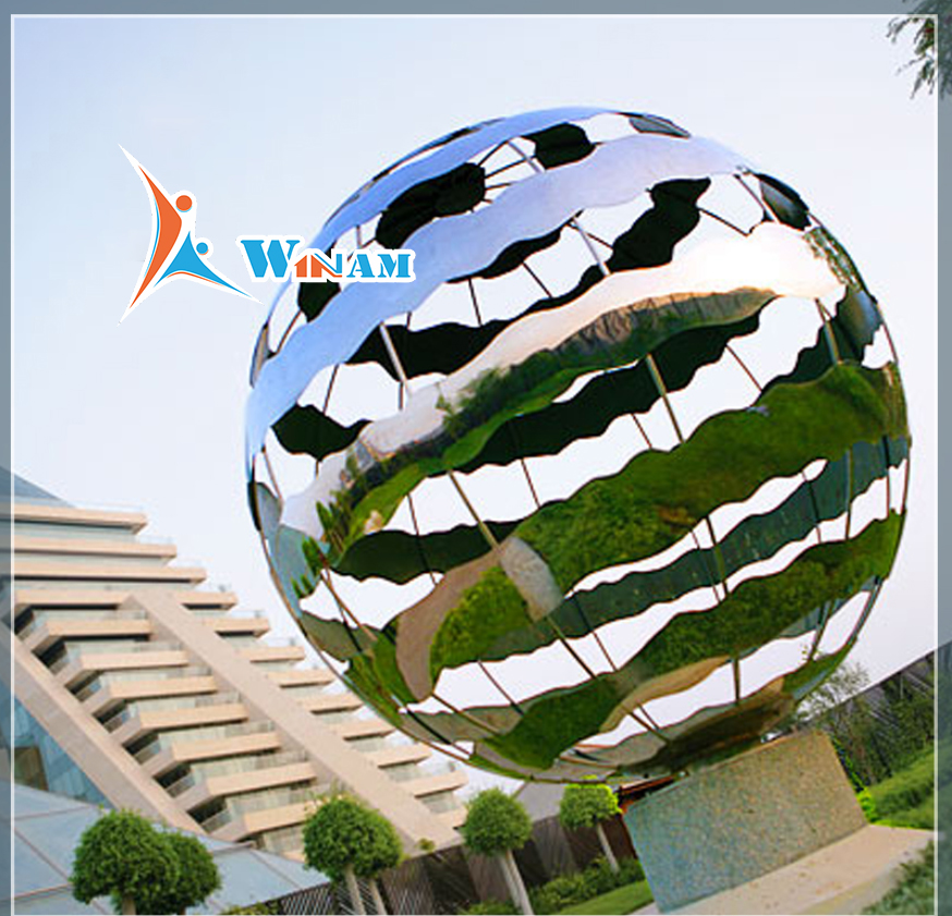 Stainless Steel Hollow Decorative Garden Ball Sculpture