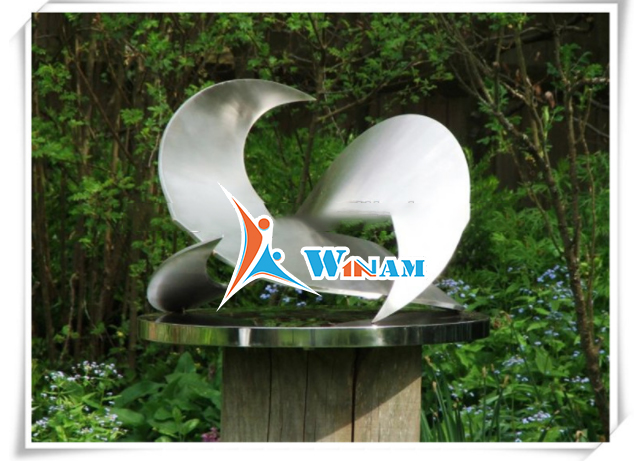 Durable light material stainless steel scimitar statue