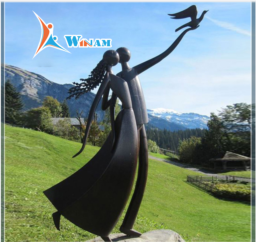 Life size love bronze couple sculpture