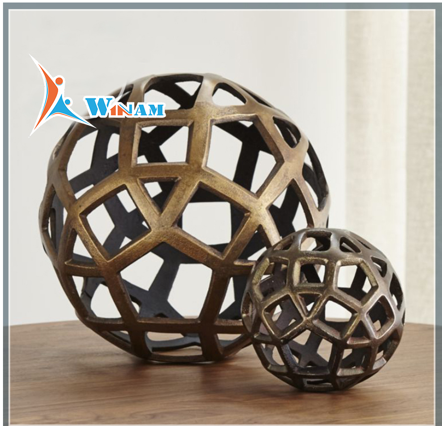 Hollow bronze decoration spheres