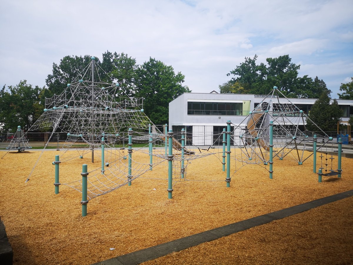 Tổ hợp leo dây Nuernberg