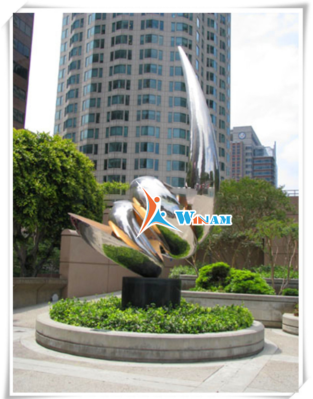 Handicraft large polished conch style stainless steel sculpture