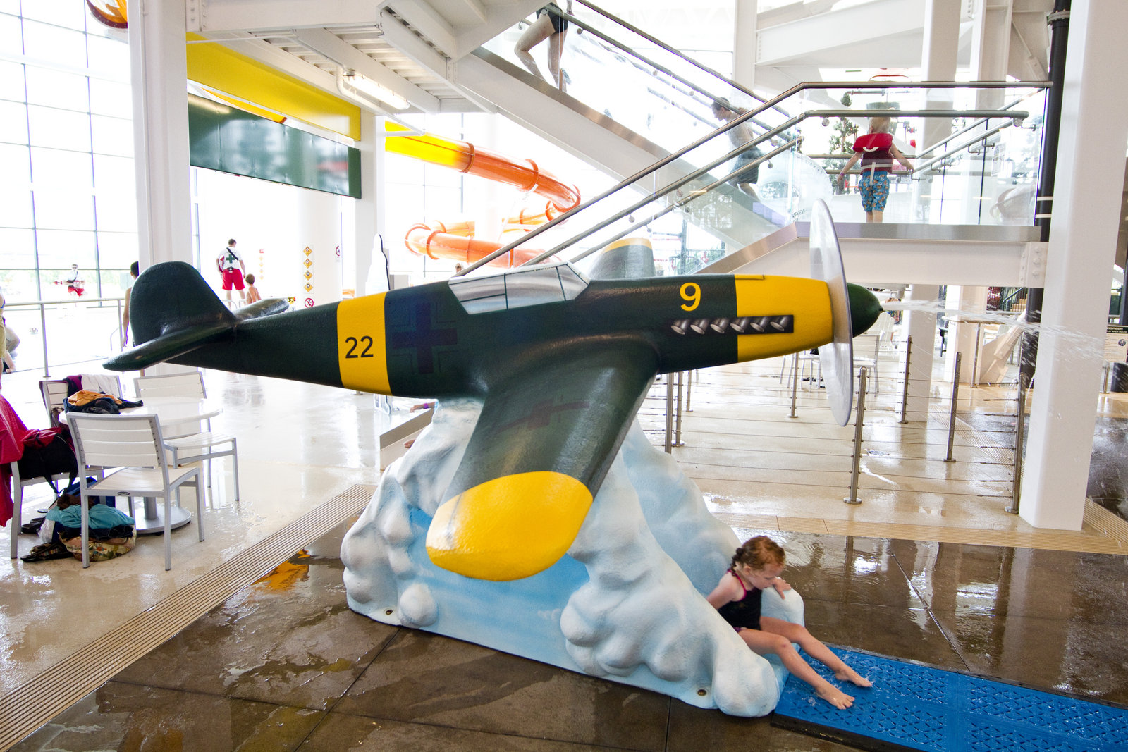 Khu vui chơi Wing and Waves