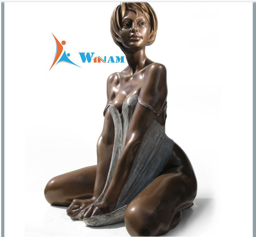 Life size famous female nude erotic statues